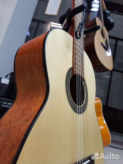 Классическая гитара Cort AC100