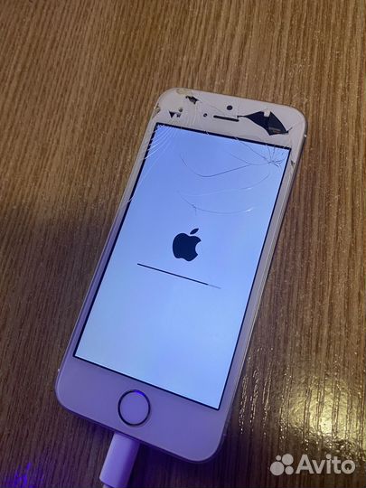 Телефон iPhone 5s