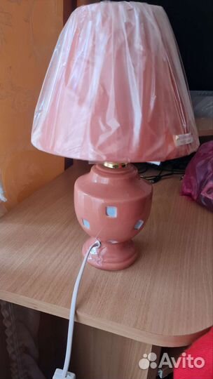 Светильник настольный с абажуром