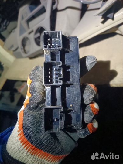 Блок управления стелоподъемниками Land Range Rover