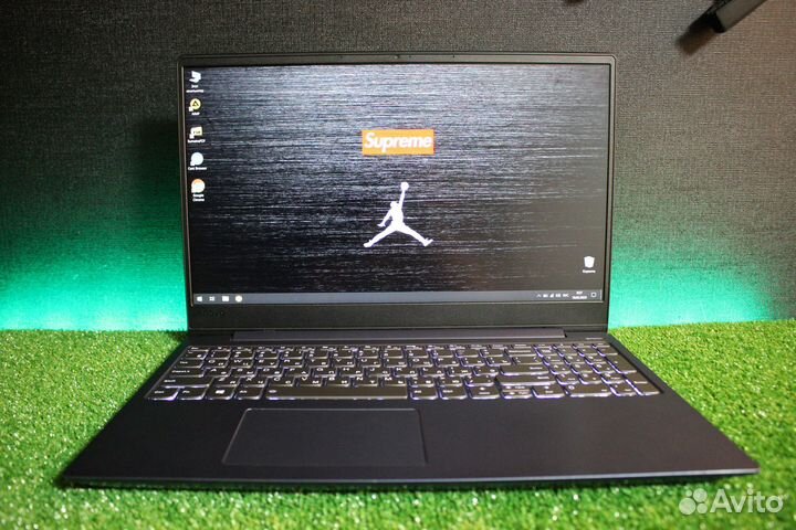 Ноутбук Lenovo IdeaPad 330S-15IKB i3/SSD/RAM 8G