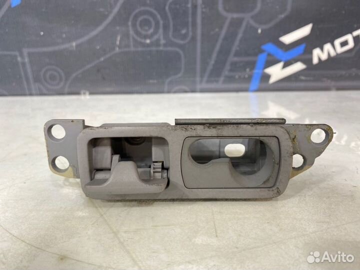 Крючок салонный правый Audi A6 Avant C5 APR 2000