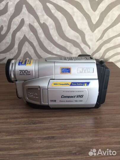 Видеокамера JVC (Япония)