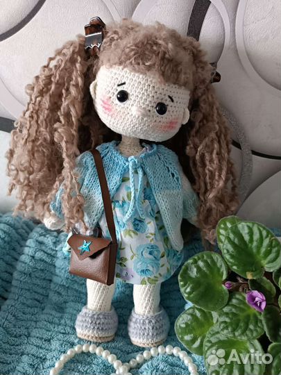 Вязаная кукла ручной работы