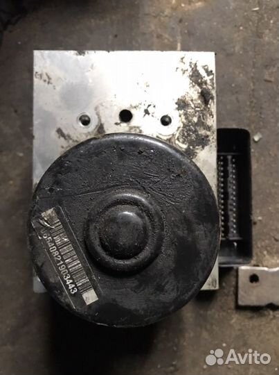 Блок ABS фольксваген транспортер T5