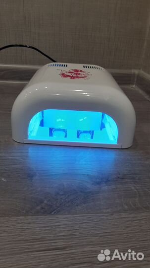 Лампа для ногтей