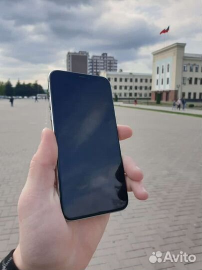 iPhone X, 64 ГБ