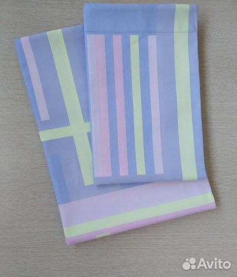 Постельное белье 1,5 спальное (без пододеяльника)