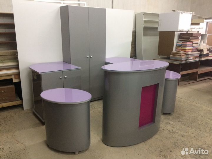 Торговое оборуд. для цветов, сувенир Тумбы и шкаф