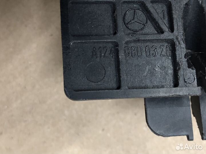Ручка открывания капота Mercedes