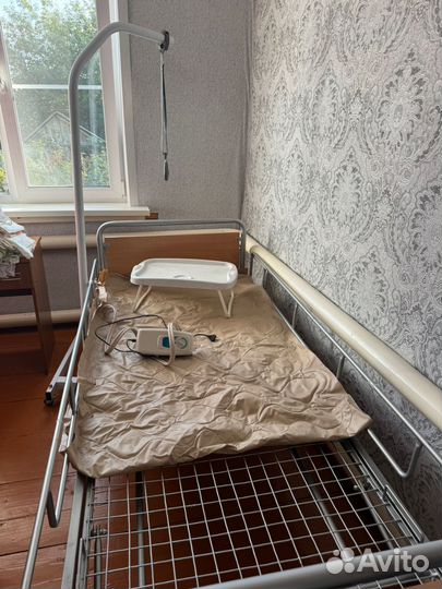 Кровать с противопролежневым матрасом