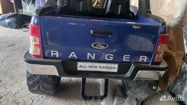 Детский электромобиль