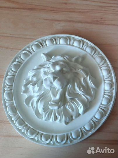 Декор на стену в виде льва