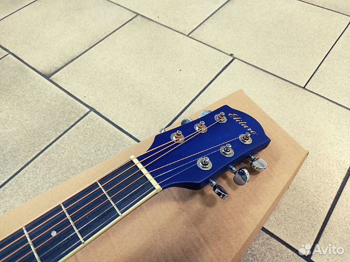 Акустическая гитара