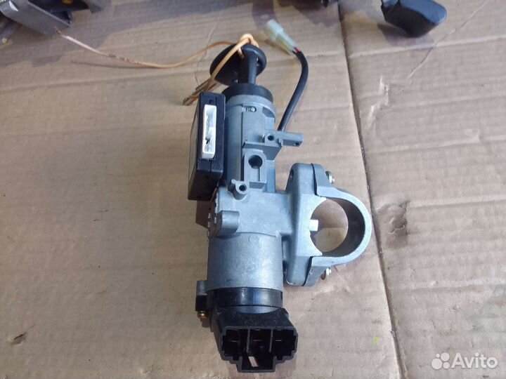 Контактная группа замка зажигания Chevrolet Aveo