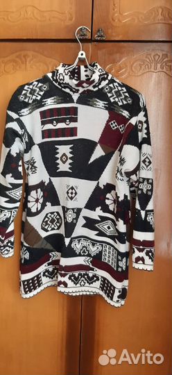 Свитер женский