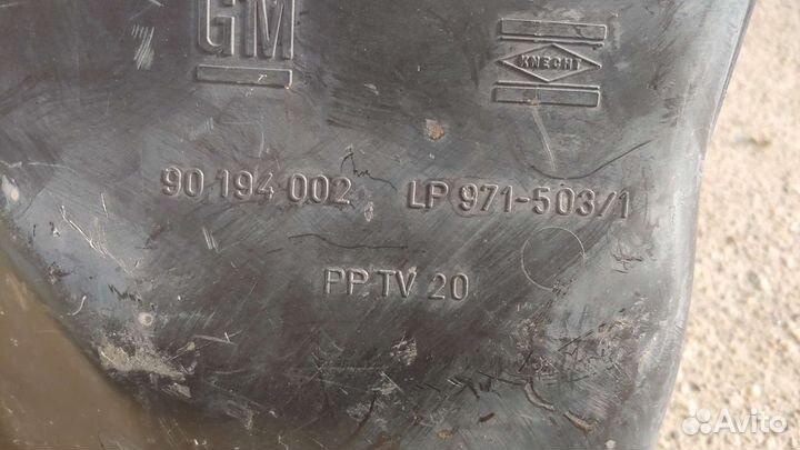 Корпус воздушного фильтра Opel Kadett E 1989г