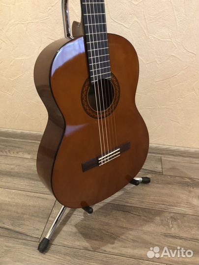 Классическая гитара Yamaha