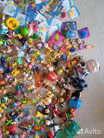 Коробка Игрушек из Шоколадного Яйца киндер сюрприз