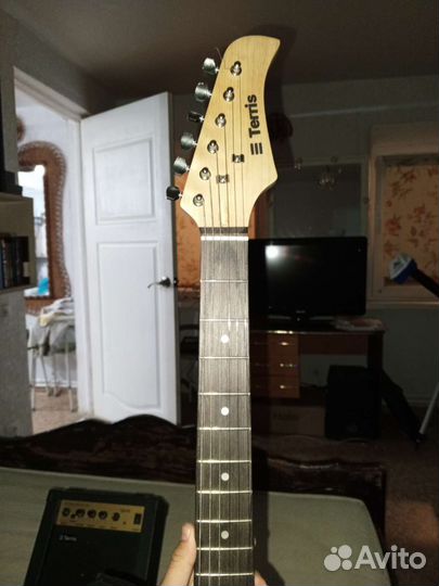 Электрогитара