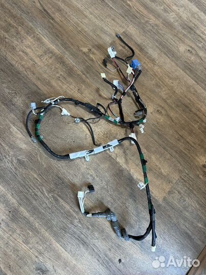Toyota rav 4 проводка крышки багажника