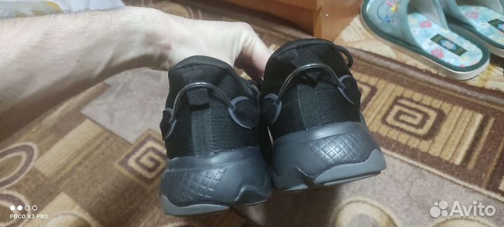 Кроссовки мужские 43 размера новые