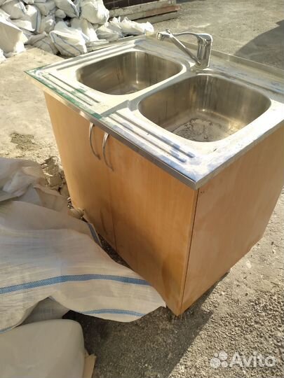 Мойка с смесителем и тумбой б у