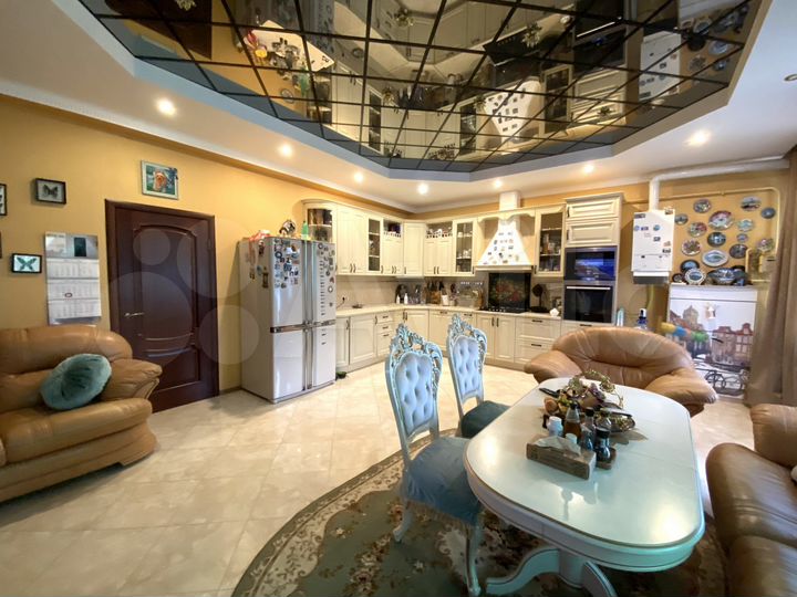 Таунхаус 160 м² на участке 2,7 сот.