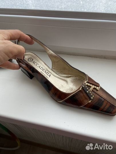 Продам туфли Accademia