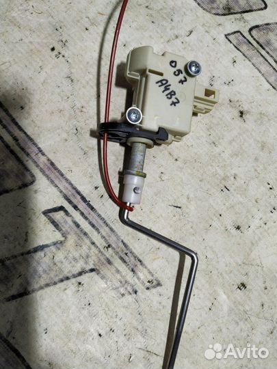 Замок лючка бензобака Audi A4 B7 2.0 BWE 2007