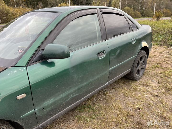 Audi A4 1.8 МТ, 2000, 200 000 км