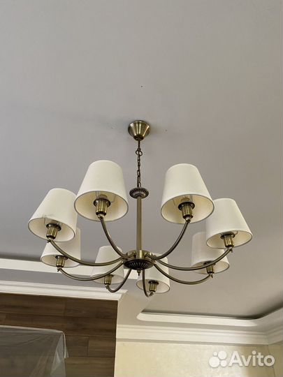 2 Люстры в одном стиле на 8 и 5 ламп