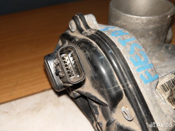 Дроссельная заслонка 1,6 форд фиеста 5 2005 год