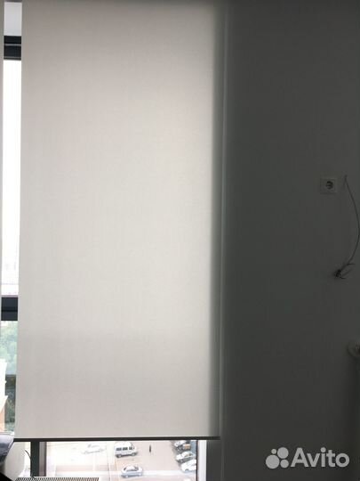 Жалюзи и рулонные шторы на окна