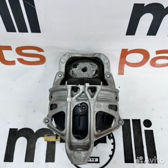 Подушка двигателя правая Audi Q8 2019