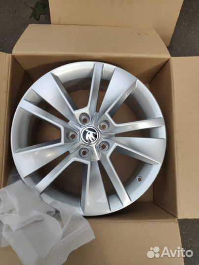 Skoda Triton Everest Silver Оригинал R17