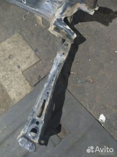 Подрамник передний Toyota Rav4 XA30