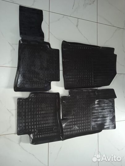 Продам оригинальные коврики на Хëндай solaris 2