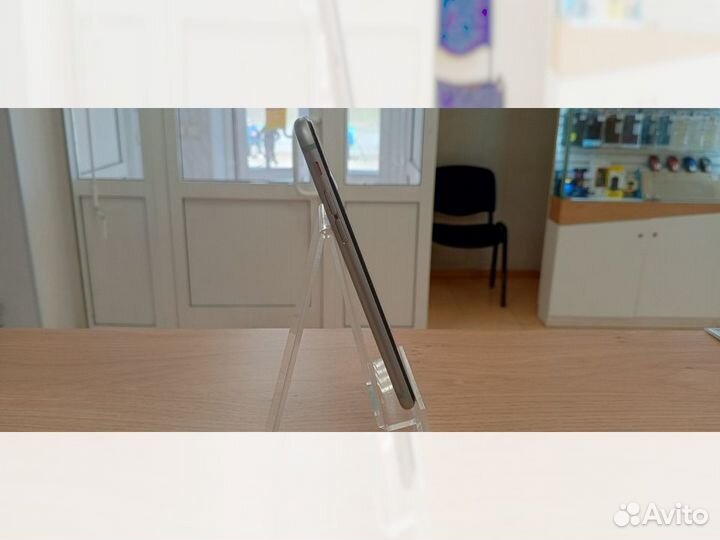 iPhone 6S, 64 ГБ