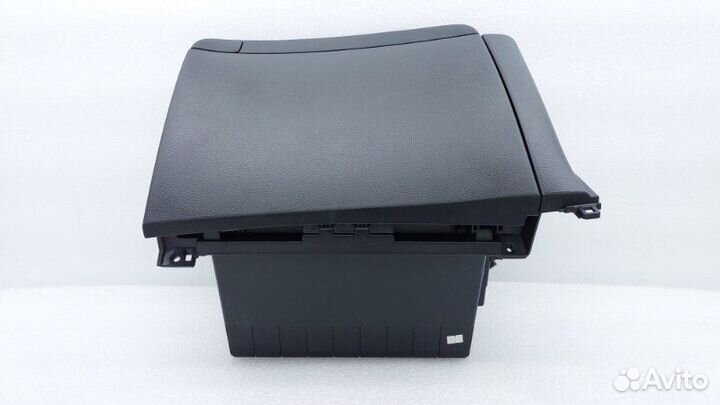 Б/У Б/У Бардачок Состояние отличное, оригинал