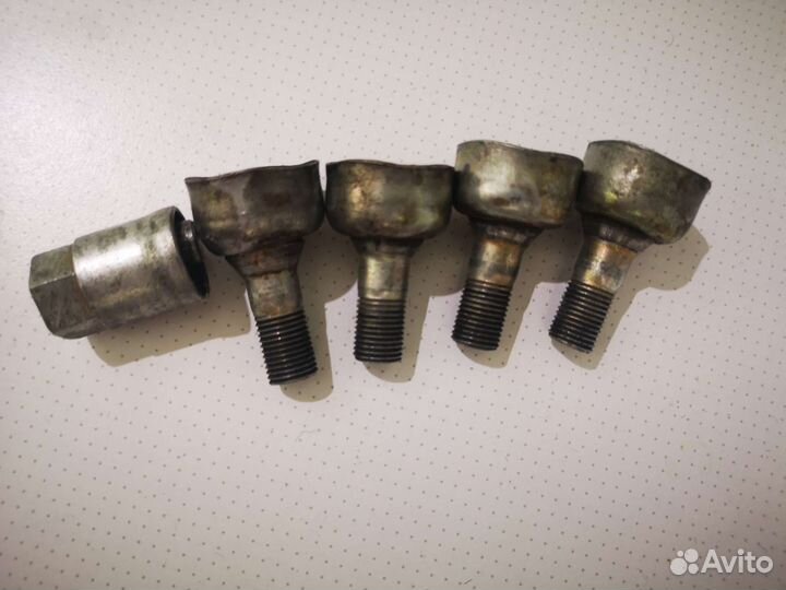 Секретки на колеса редкие