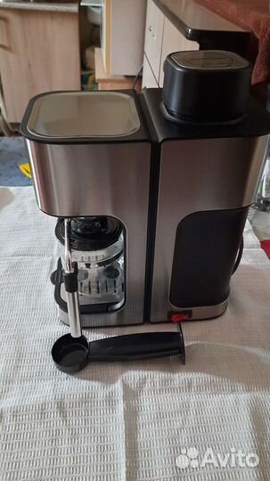 Кофеварка рожковая новая с копуччинатором