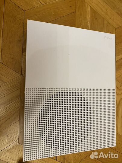 Xbox one 2 гемпада + 4 игры