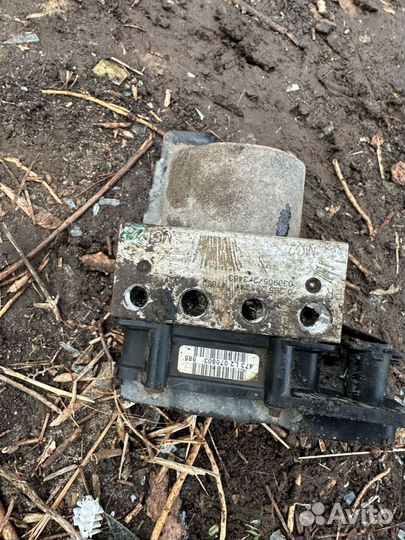 Запчасти на nissan micro 2003г