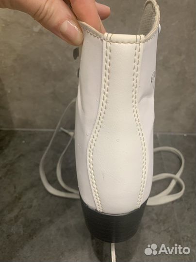 Коньки фигурные Sofia