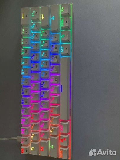 Игровая клавиатура белая