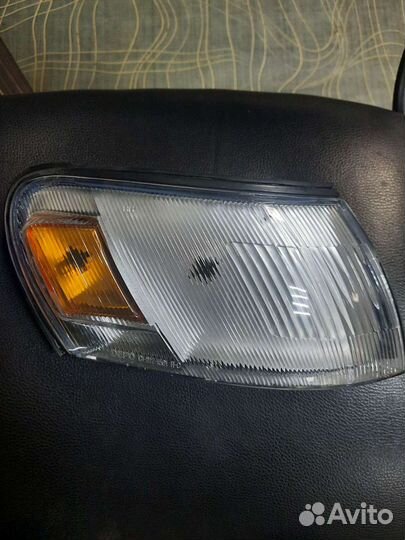 Габарит Toyota Corolla, правый 012121561