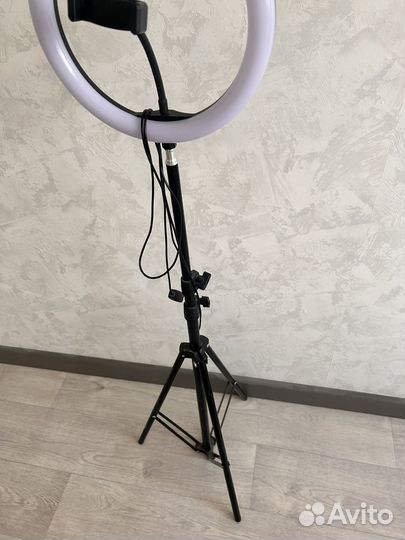 Кольцевая лампа со штативом