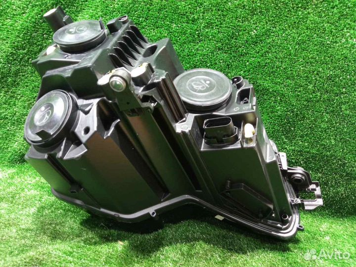 Фара Karoq (17) L б/у