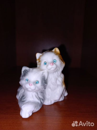 Продаю коллекцию фарфоровых кошек